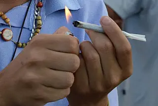 ONU - Relatório apontando que cerca de 5% da população mundial consumiu drogas em 2015