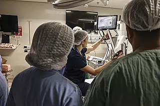 Hospital Cassems faz cirurgia por robô em Campo Grande
