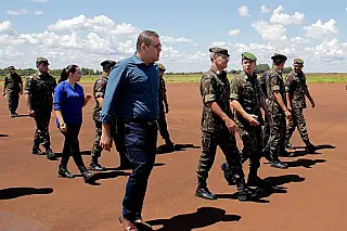 Generais da Engenharia do Exército fazem visita técnica em obras do Aeroporto