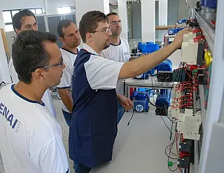 Senai oferece mais de 1700 vagas em cursos técnicos presencial e a distância