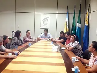 Educadores procuram Mauricio Lemes por convocação em concurso