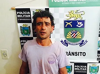 Plantão policial detém jovem tentando furtar moto no centro