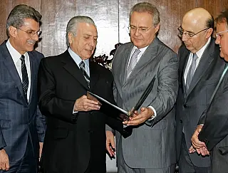 Temer leva pessoalmente a Renan documento de nova meta