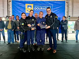 Alan entrega duas viaturas, computadores e uniformes para Guarda Municipal