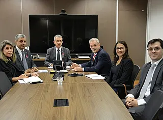 Geraldo Resende busca na Ebserh o dinheiro para conclusão de HMC