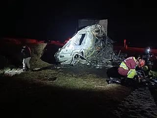 Motoristas morrem após choque de carretas