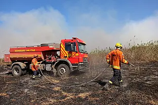 Bombeiros de MS continuam trabalho para conter incêndios no Pantanal