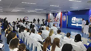 UCP-PJC entrega "Certificado de Mérito Acadêmico" a alunos destaques do curso de Medicina