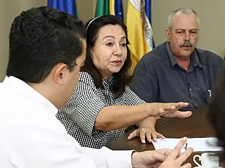 Délia avisa Reinaldo que não vai mais atender os municípios vizinhos com Saúde