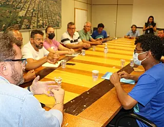 Câmara recebe professores