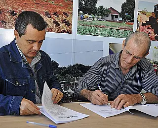 Prefeitura firma convênio com Associação de Produtores de Mel