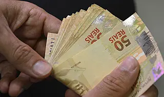 Beneficiários com NIS final 5 recebem hoje o Auxílio Brasil