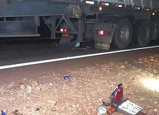 Choque de moto com carreta mata homem na MS-276