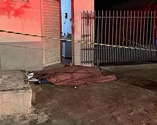 Tiroteio no meio da rua mata duas pessoas