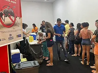 Num só dia, quase 2.000 vacinados contra dengue