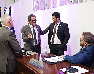 Vereadores vivem o assédio da mudança de partido
