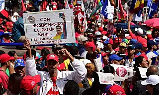Oposição venezuelana aprova abrir processo para destituir Maduro