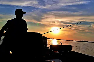 Pesca está liberada com limite de tamanho de peixe e restrição de rios