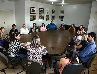 Délia dá posse a novos conselheiros de Assistência Social e do Esporte