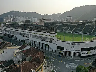 Em pontas opostas, Santos recebe Botafogo