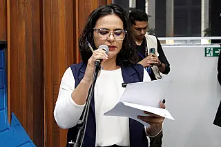 Gleice celebra avanço na regulamentação do uso em medicamentos