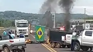 MS tem 11 trechos de rodovias bloqueadas por caminhoneiros