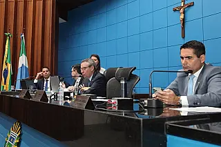 Deputados devem apreciar seis projetos na sessão desta quarta-feira