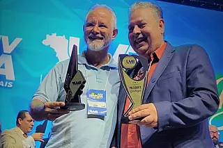 Sérgio Nogueira recebe Troféu Destaque Nacional UVB 2025