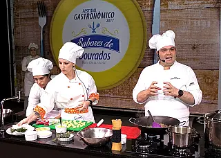 'Aula show' mostra como preparar pratos no festival gastronômico