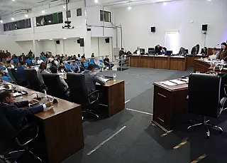 Sessão da Câmara aprova 11 projetos, 9 mudando nomes de rua
