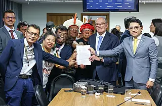 Riedel festeja acordo histórico em Antônio João