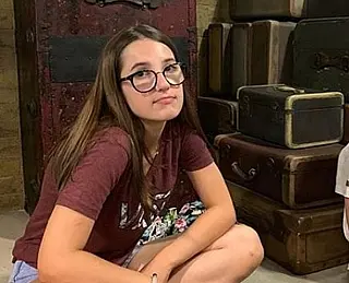 Adolescente pega arma do pai e mata amiga com tiro acidental
