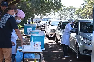 Vacina contra a gripe prossegue hoje em dois pontos de drive thru