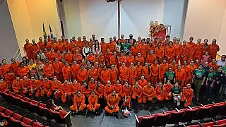 Lia participa de encontro de bombeiras