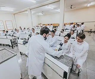 MEC avalia Biomedicina da Unigran como melhor curso do Centro-Oeste
