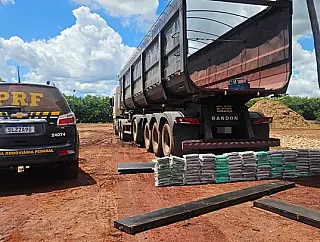 PRF apreende 182 kg de cocaína em Terenos