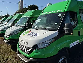 Gleice comemora entrega de unidades odontológicas