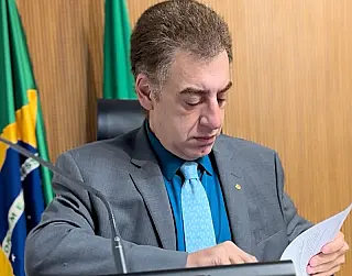 Assembleia troca deputados após recontagem de votos