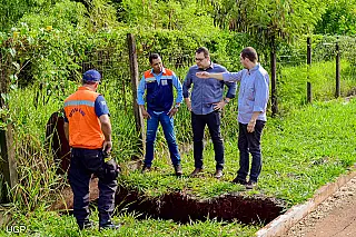 Prefeitura inicia obras emergenciais na rua Palmeiras