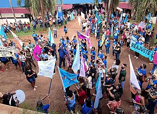 Justiça impede greve de professores