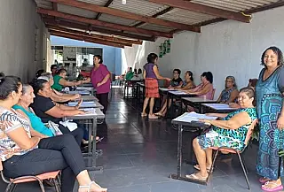 Associação oferece curso de Pintura em Panos de Prato