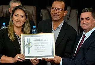 Câmara faz sessão solene para entrega de título de cidadania