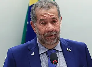 Escândalo no INSS derruba ministro Carlos Lupi