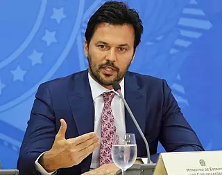 Recriação de Ministério acelera comunicações