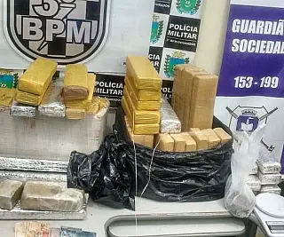 Operações da PM recuperam carro roubado com maconha e prendem envolvidos