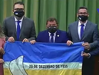 Alan Guedes é empossado prefeito de Dourados, cita Sarney e diz que cumpre a vontade das ruas