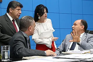Vetos de Puccinelli quando governador são 'ressuscitados' pelos deputados