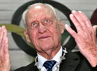 Aos 100 anos, Havelange é internado com pneumonia