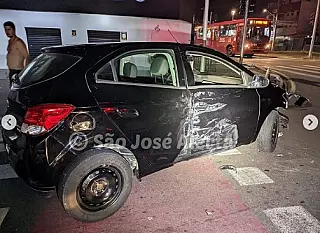 Motorista embriagado colide com motoboy que fazia delivery de drogas