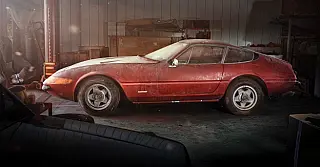 Ferrari considerada 'mito' é encontrada em garagem no Japão
